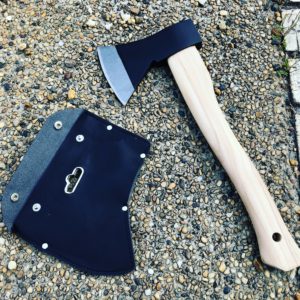 【レビュー】キャンプで使える超おすすめな手斧を買ったのでブログで紹介させてくれ！