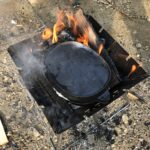 スノーピークのコロダッチオーバルをキャンプ場に持参する時、必要な物とは?