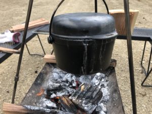 スノーピークのコンボダッチデュオで焚き火で炊飯してみたのでブログで紹介する