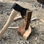 キャンプで斧での薪割りは最強の筋トレで最高のストレス発散です!