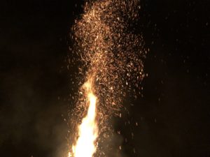 閲覧注意！知ればキャンプで焚き火が怖くなる恐怖の真実をお話しします！