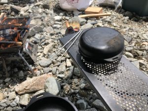 キャンプ用品購入するなら新品か中古か？問題について山エビの考えを話す