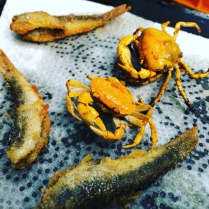 マジか？キャンプ場で捕まえたサワガニや魚を食べるのでレシピを公開